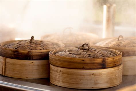 How do you break in a bamboo steamer?