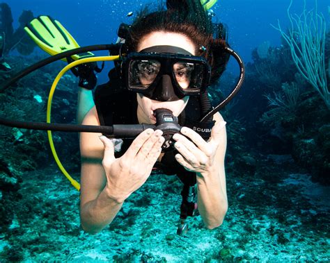 How do you breathe underwater gear?