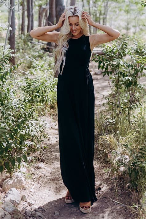 How do you cinch a maxi dress?