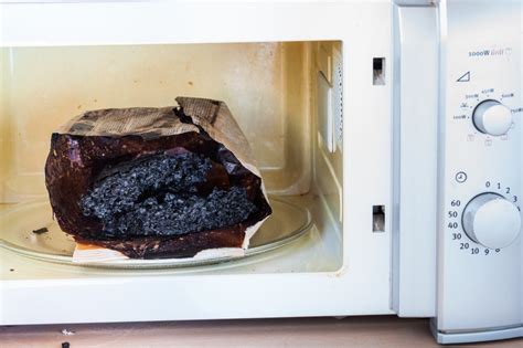 How do you clean a smelly microwave?
