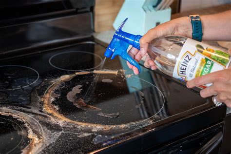 How do you clean the top of a beer can?