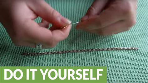 How do you close a bracelet?