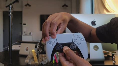 How do you connect a hand controller?