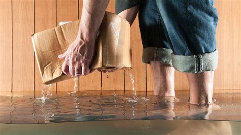 How do you dry a house after a flood?