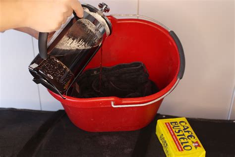 How do you dye black jeans with coffee?