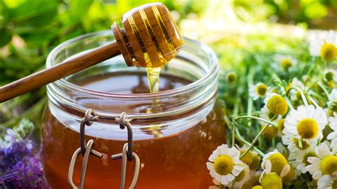 How do you eat pure raw honey?