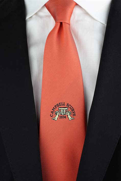 How do you embroider a tie?