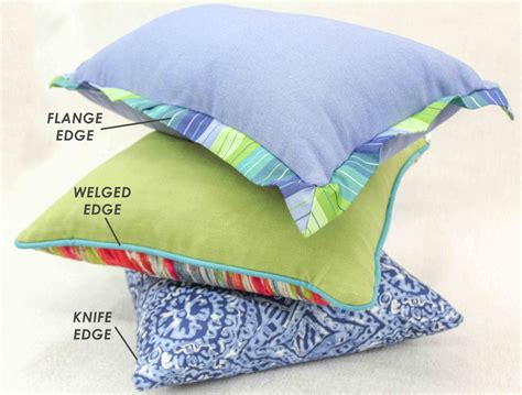 How do you finish a pillow seam?