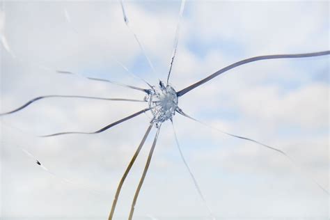How do you fix cracked glass with epoxy?