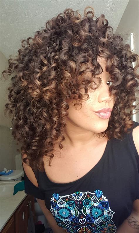 How do you get big bouncy curls?