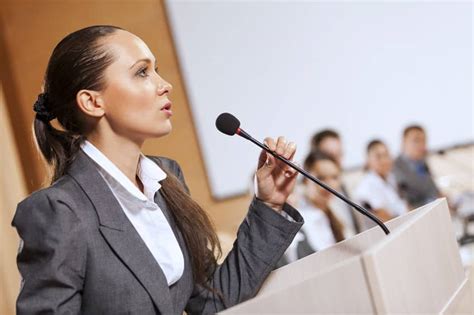 How do you give confidence in a speech?