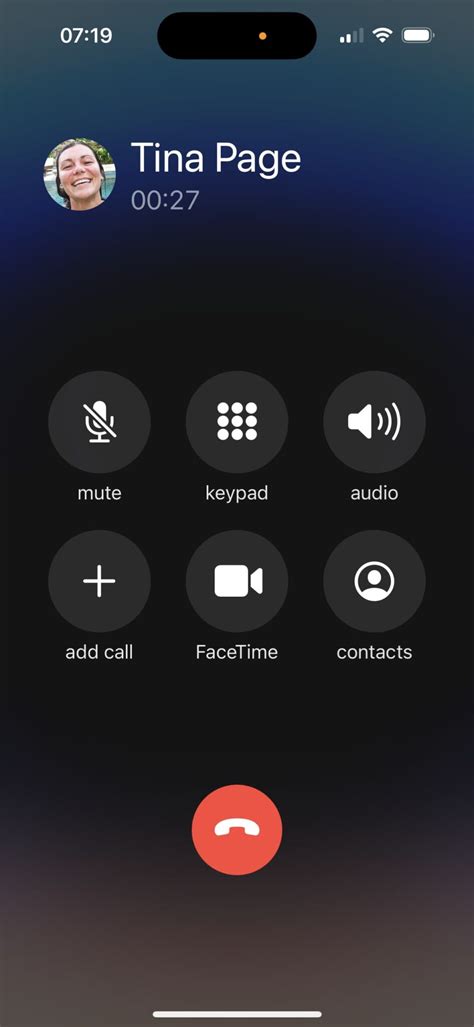 How do you hang up a call on iPhone 15?