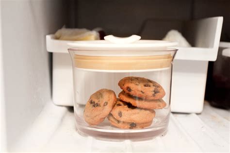 How do you keep cookies fresh overnight?