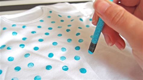 How do you keep paint permanent on clothes?