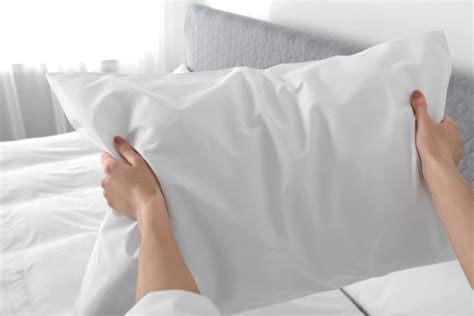 How do you keep pillows fluffed?