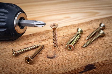 How do you keep wood screws tight?