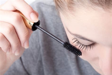 How do you know if mascara is good?