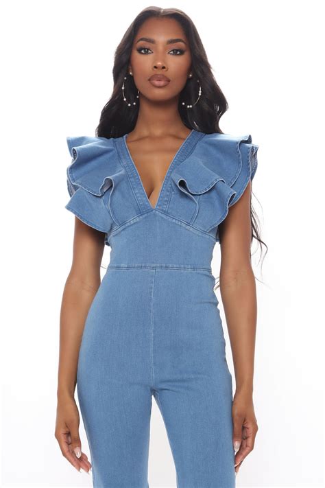 How do you know what size jumpsuit to get?
