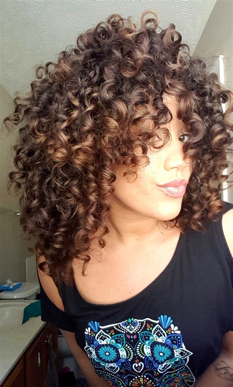 How do you lock natural curls?