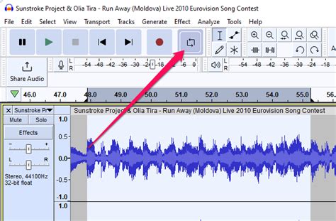 How do you loop in Audacity?