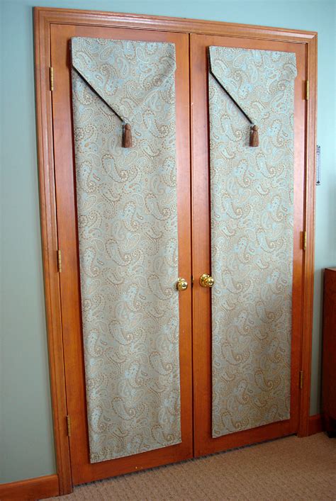 How do you make a French door privacy?