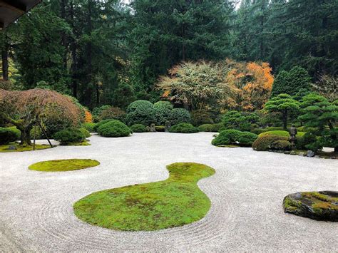 How do you make a Zen garden?