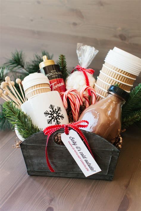 How do you make a gift basket look fancy?