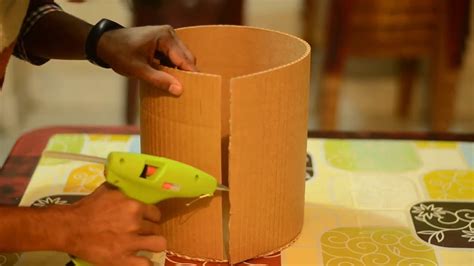 How do you make a round shape out of cardboard?