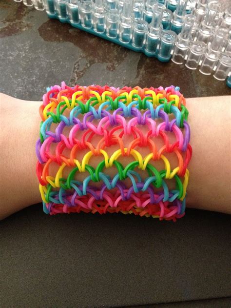 How do you make a rubber band dragon bracelet?