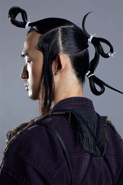 How do you make a samurai ponytail?
