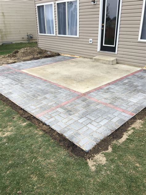 How do you make a simple concrete patio?