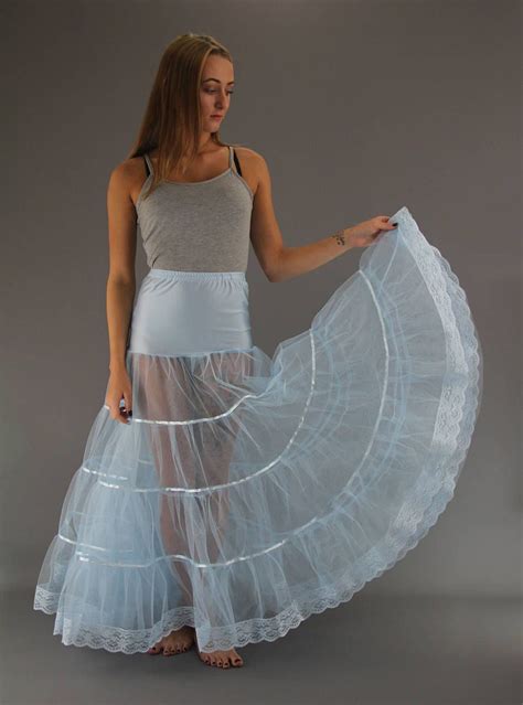 How do you make elastic petticoats?