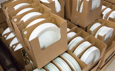 How do you pack China plates?