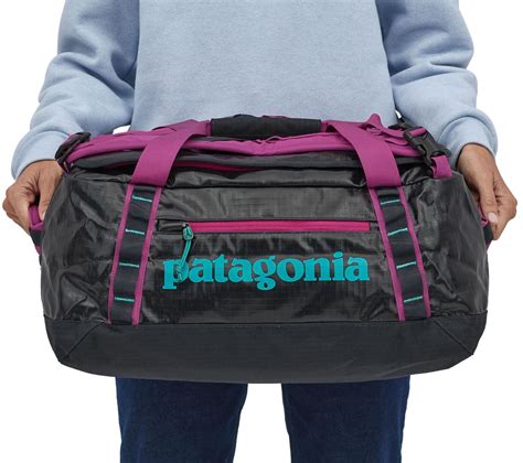 How do you pack a Patagonia 40L duffel?