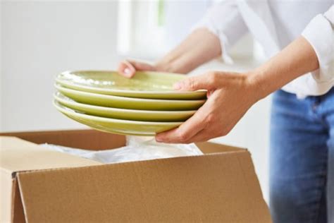 How do you pack bowls and plates?