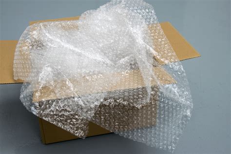 How do you pack things in bubble wrap?