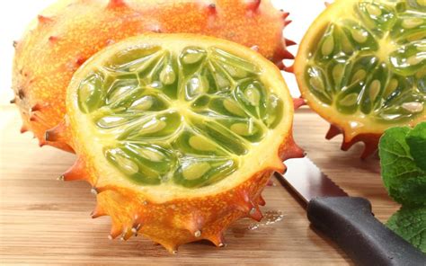 How do you pick kiwano?