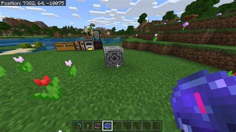 How do you point a compass to your bed in Minecraft?