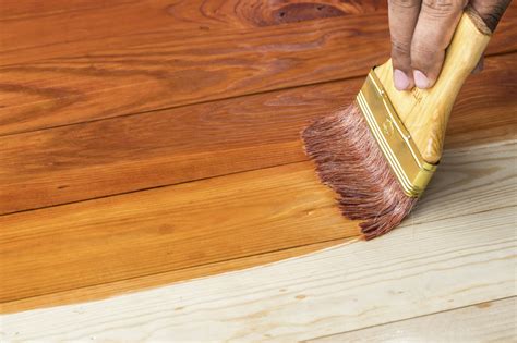 How do you properly varnish wood?