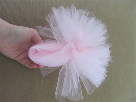 How do you puff up tulle?