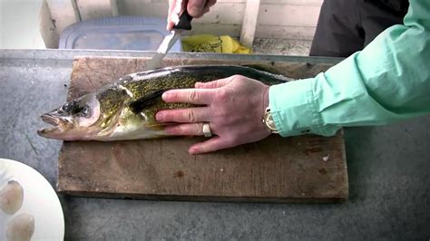 How do you remove the skin from a pickerel fillet?