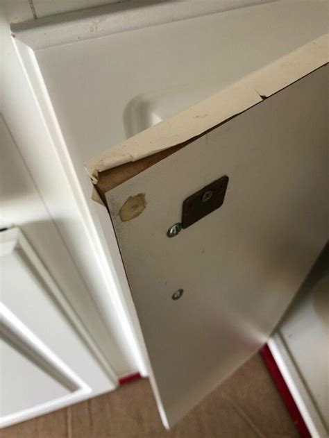 How do you repair cabinet corners?