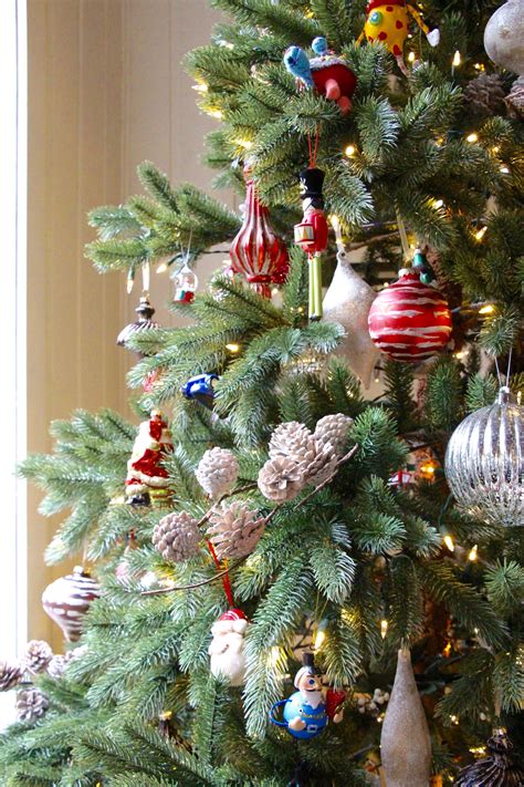 How do you replicate the smell of a Christmas tree?