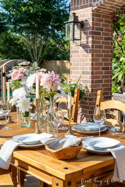 How do you set an outdoor table?