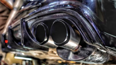 How do you silence a straight pipe exhaust?