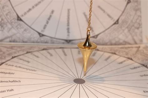 How do you start a pendulum reading?