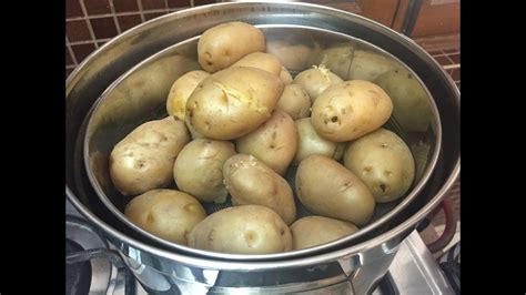 How do you steam potatoes for congestion?