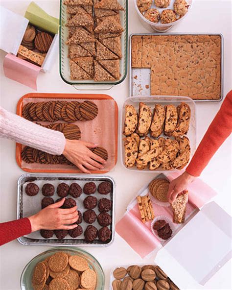 How do you store Homebaked cookies?