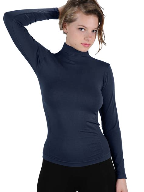 How do you stretch a turtleneck?