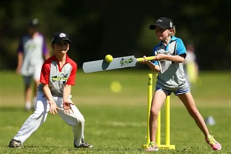 How do you teach cricket to beginners?